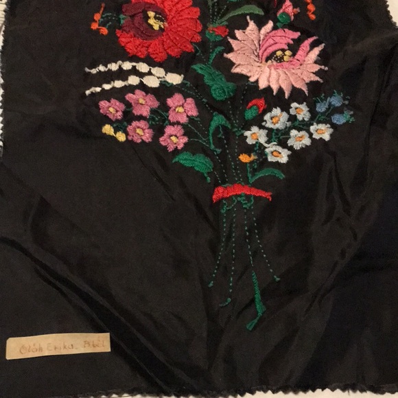 Black cloth with hand stitched flowers - Picture 8 of 10